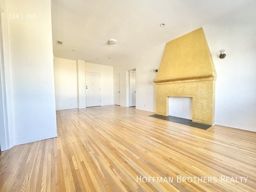 706 N Curson Ave #3 - Photo 6 of 7