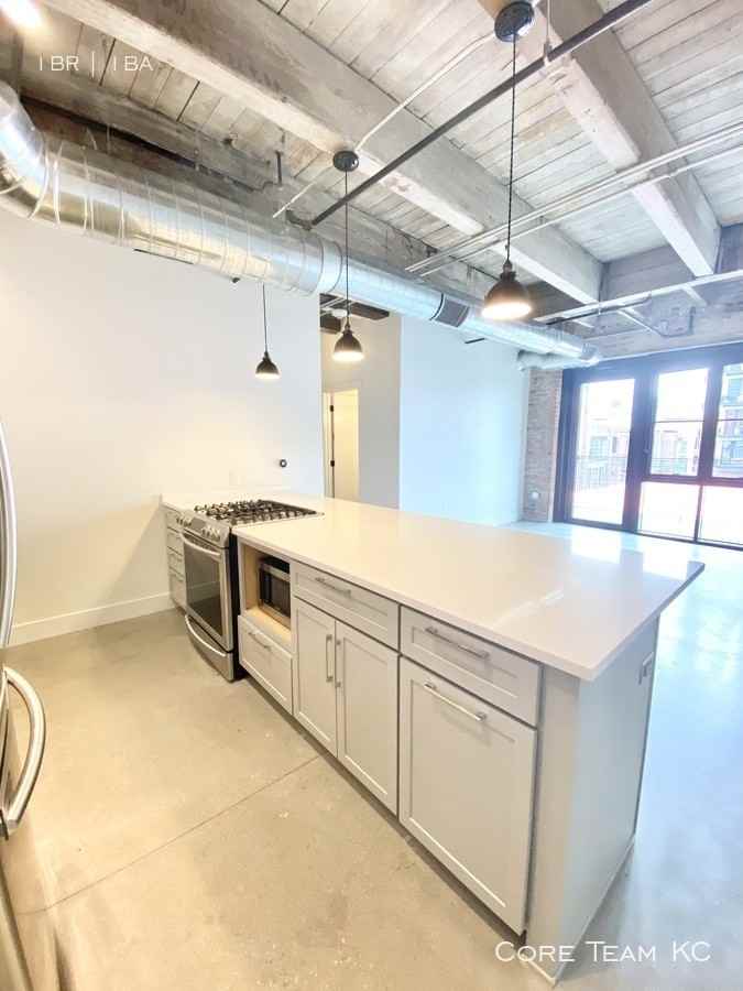 1513 Walnut St #403 - Photo 3 of 26