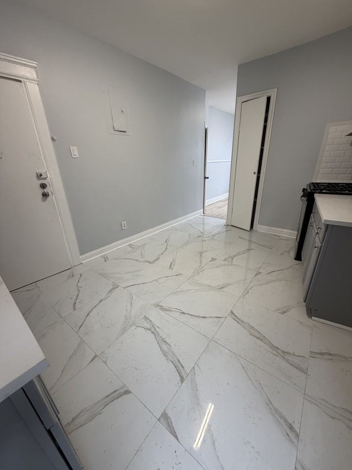 211 64th St #10 - Photo 2 of 11