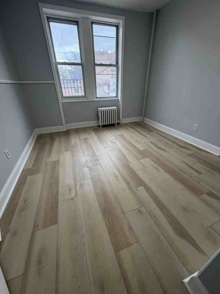 211 64th St #10 - Photo 3 of 11