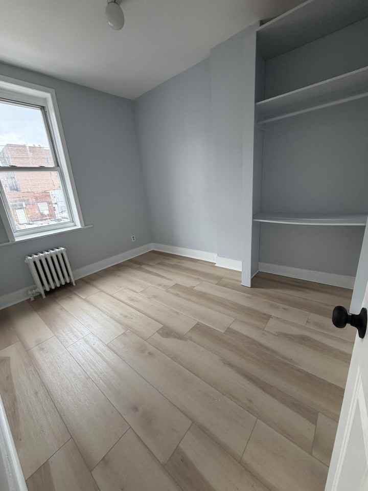 211 64th St #10 - Photo 4 of 11