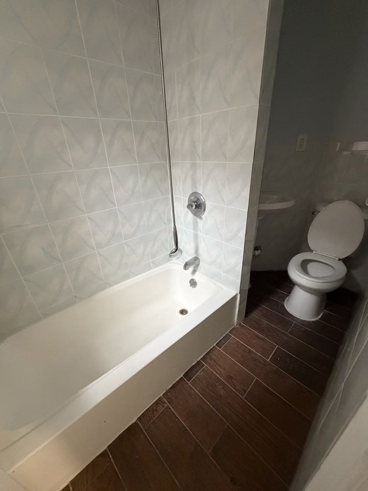 211 64th St #10 - Photo 5 of 11