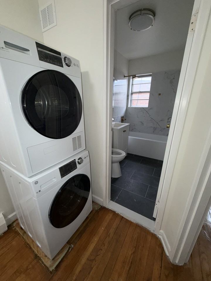 140 71st St #8 - Photo 3 of 12