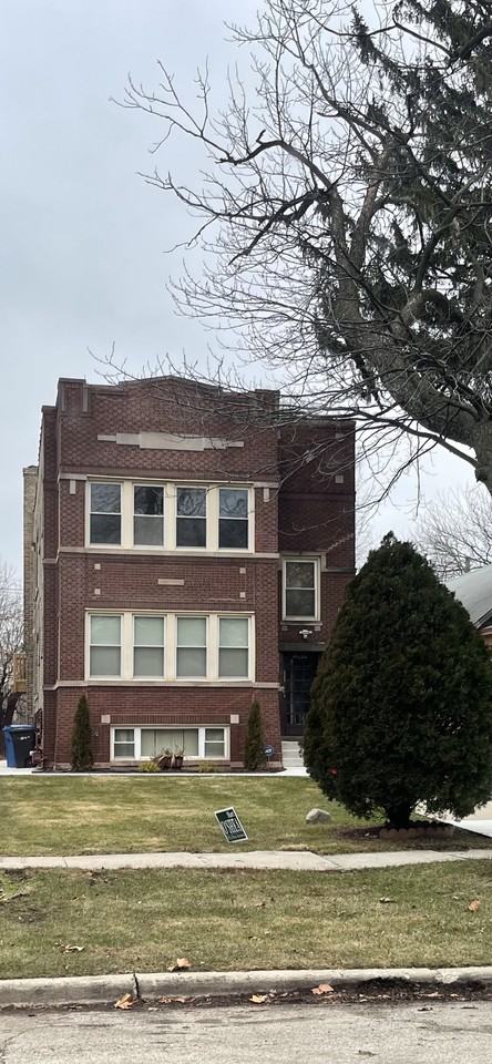 10226 S Charles St #2 - Photo 3 of 11