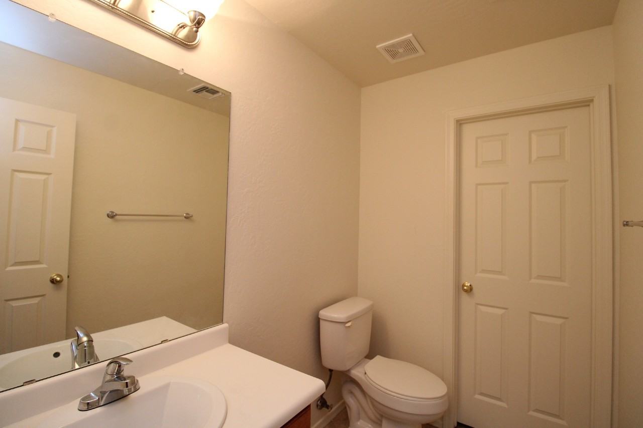 7308 S 37th Gln #NA - Photo 4 of 28