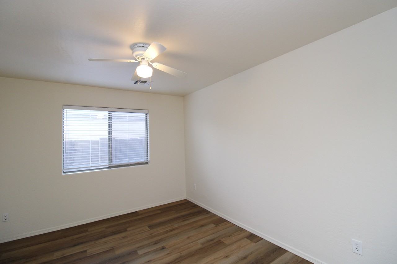 7308 S 37th Gln #NA - Photo 7 of 28