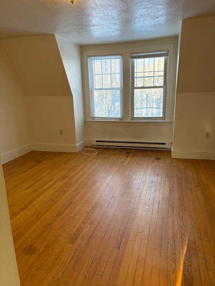 43 Sutton St #43B - Photo 4 of 6