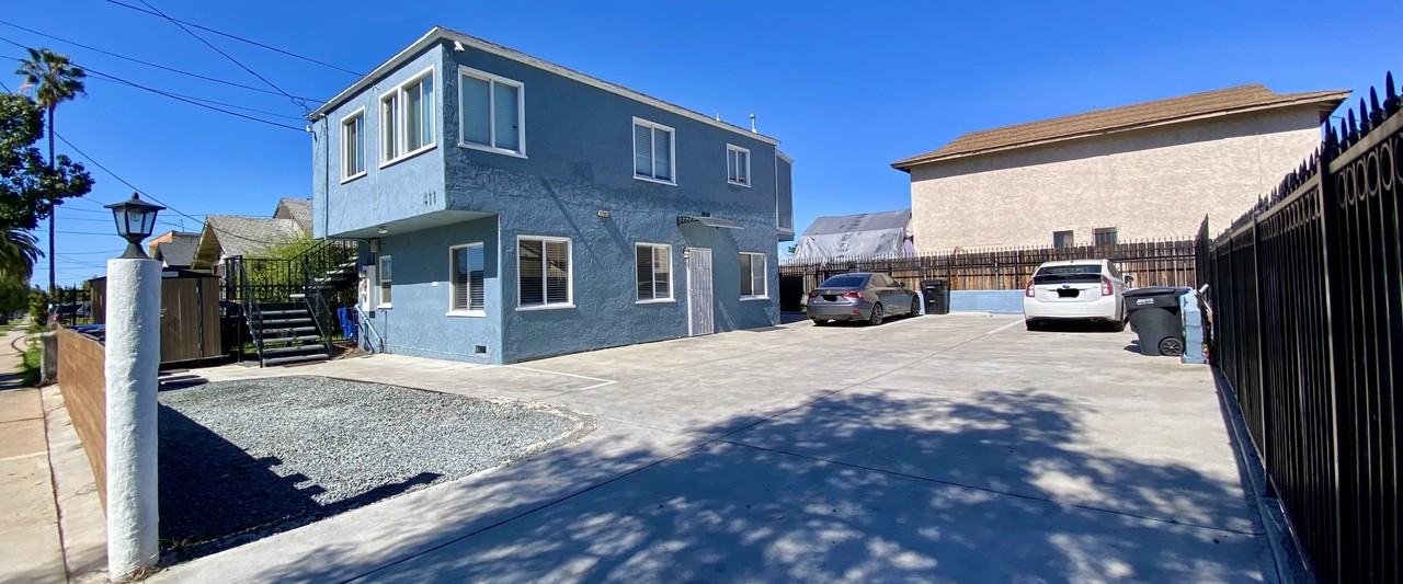 411 G St #A - Photo 3 of 12