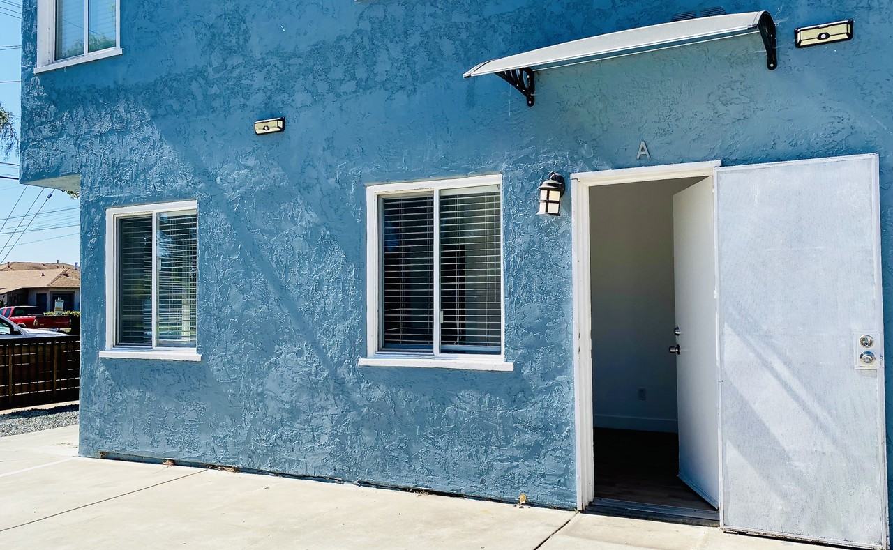 411 G St #A - Photo 5 of 12