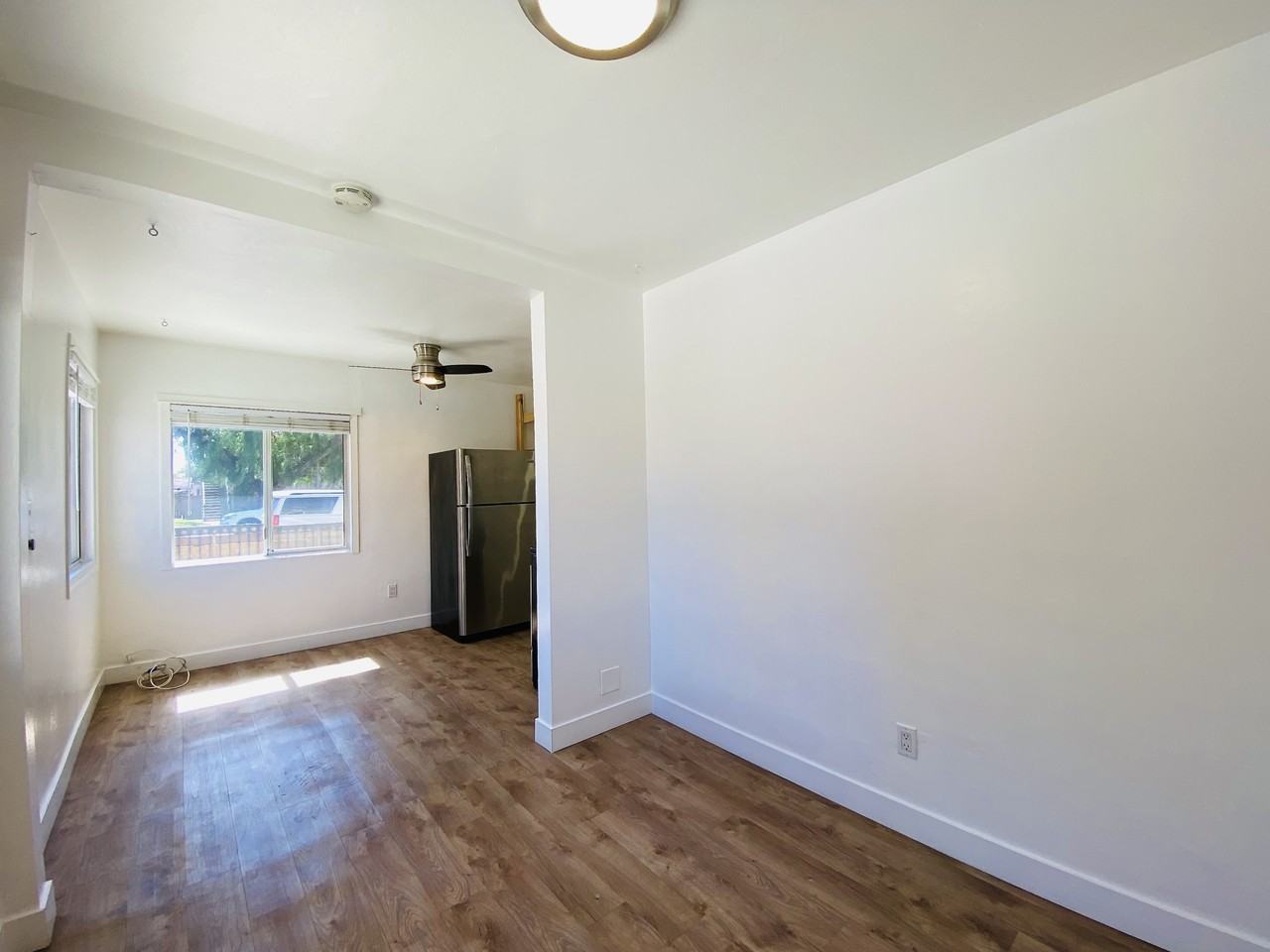 411 G St #A - Photo 7 of 12