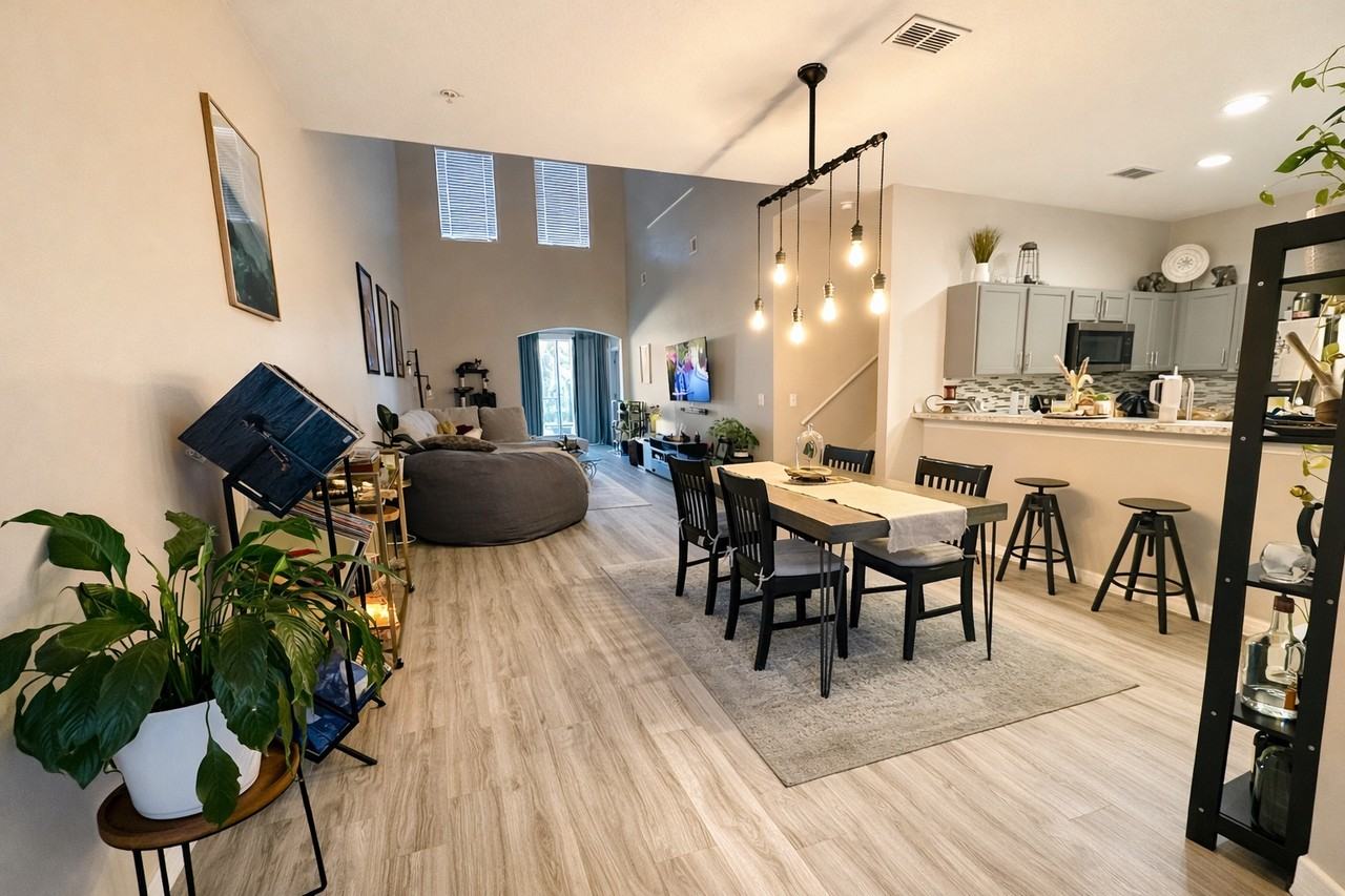 10019 Moorshire Cir #NA - Photo 4 of 33