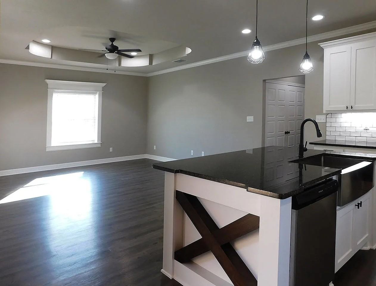 809 W Harmony St #NA - Photo 3 of 9