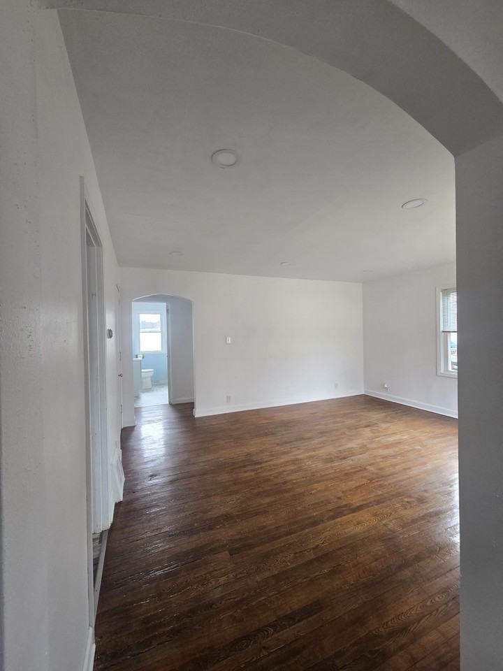 1007 Monroe St #NA - Photo 4 of 22