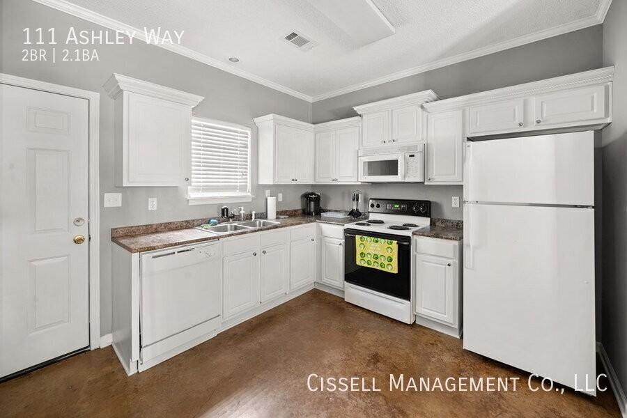 111 Ashley Way - Photo 5 of 11