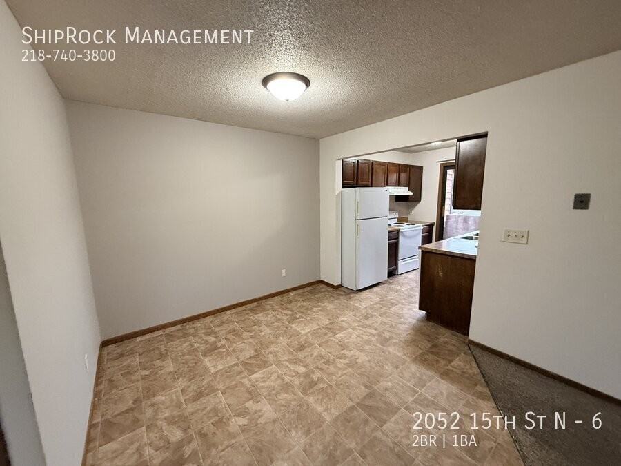 2052 15th St N #6 - Photo 3 of 14