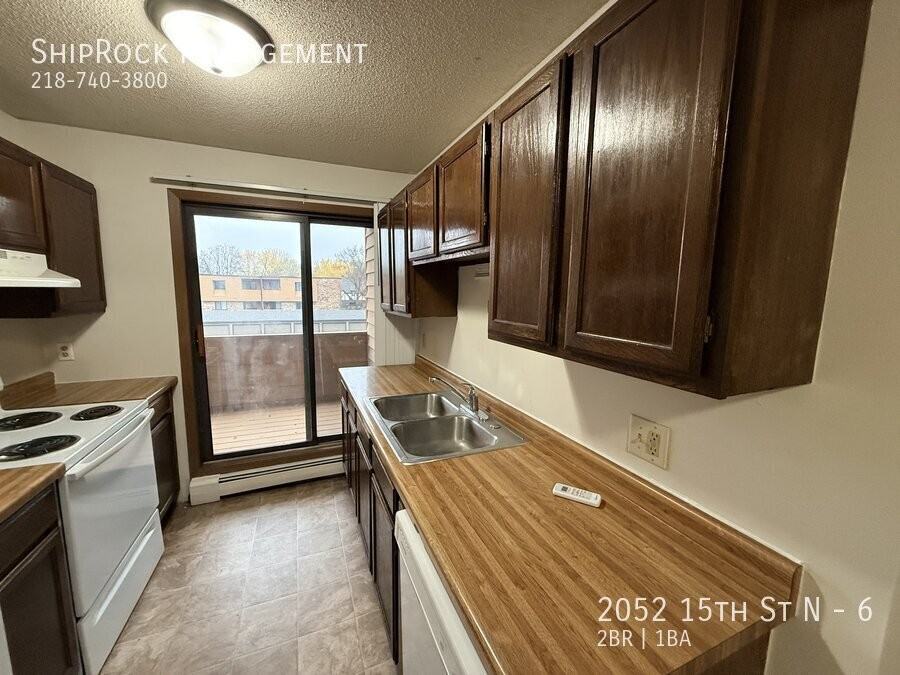 2052 15th St N #6 - Photo 5 of 14