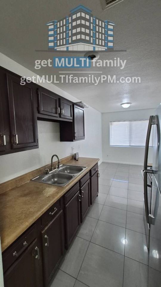 3006 E Granada Rd #D - Photo 3 of 11