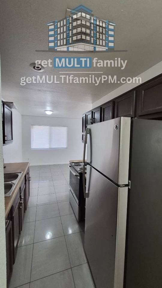 3006 E Granada Rd #D - Photo 4 of 11