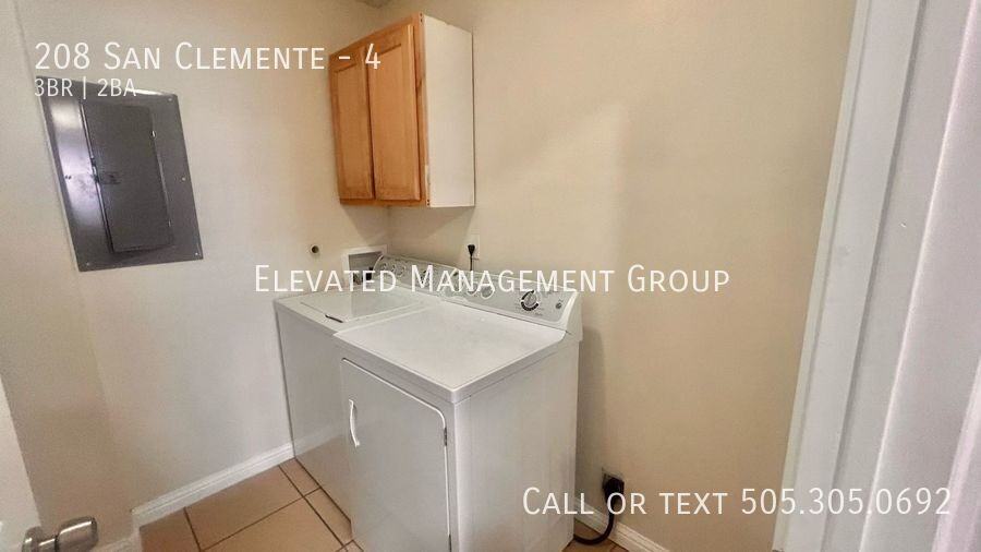 208 San Clemente Ave Nw #4 - Photo 3 of 15