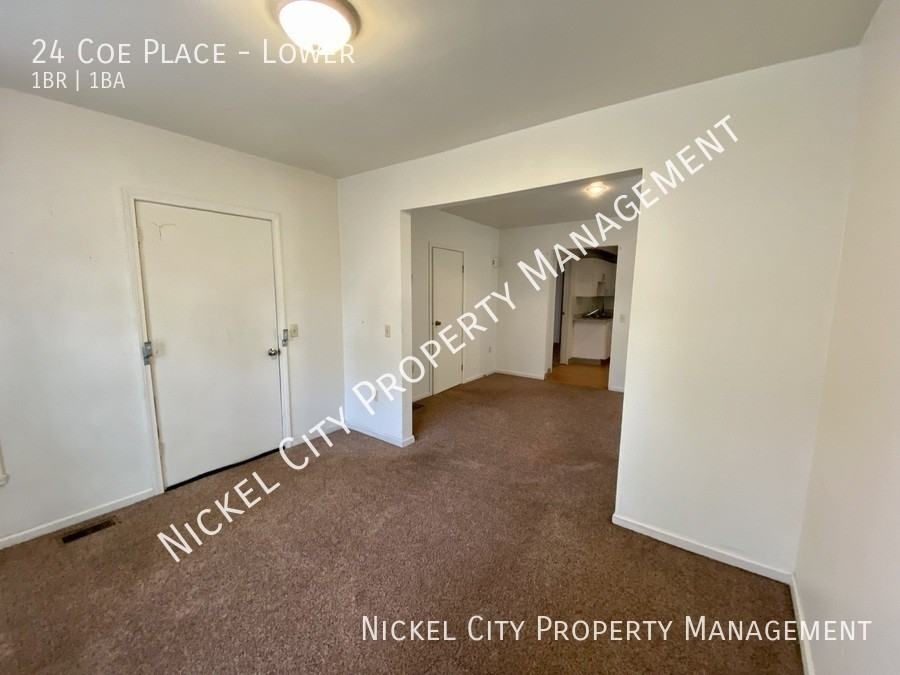 24 Coe Pl - Photo 7 of 13