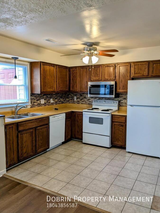 1514 Lakeview Ave - Photo 3 of 21