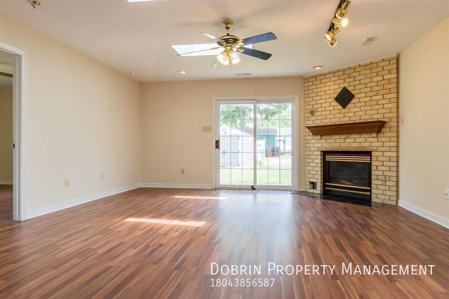 1410 Blair St - Photo 4 of 11