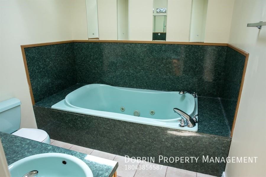 1410 Blair St - Photo 7 of 11