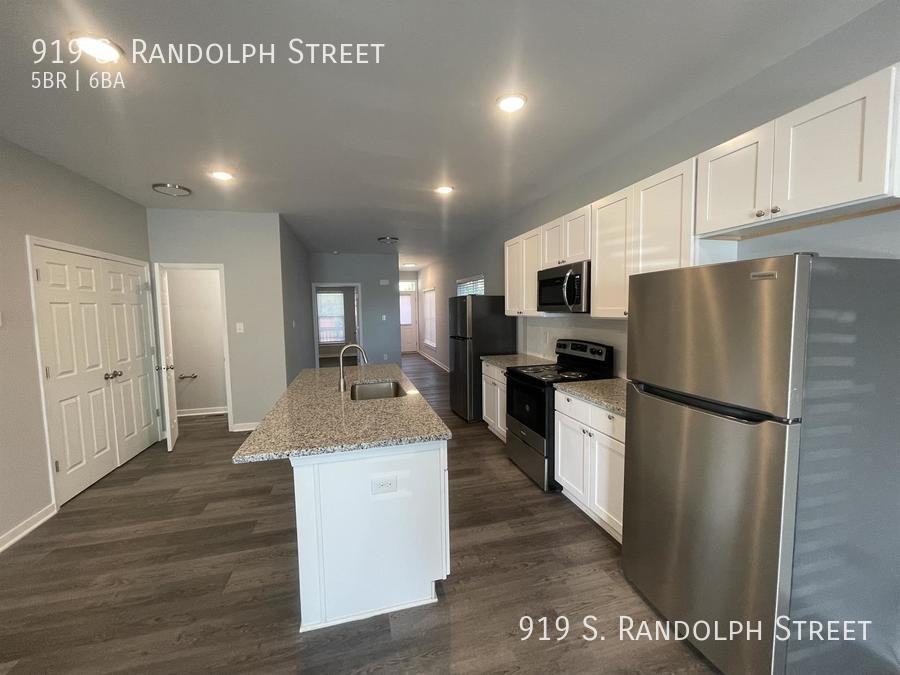 919 Randolph St - Photo 2 of 17