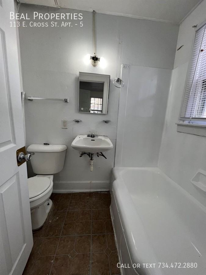 113 E Cross St #5 - Photo 7 of 7