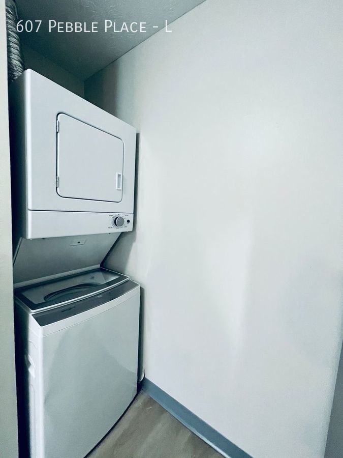 607 Pebble Place Dr #L - Photo 4 of 40