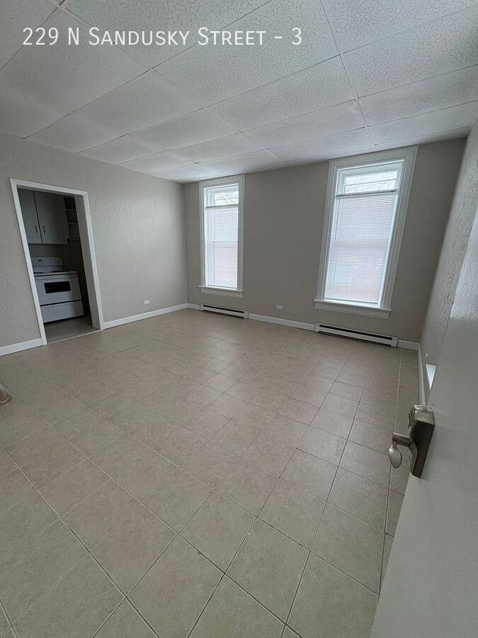 229 N Sandusky St #3 - Photo 2 of 16