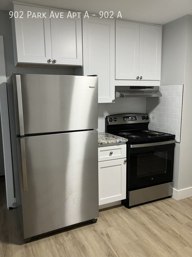 902 Park Ave W Apt A #902A - Photo 2 of 9