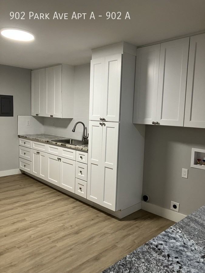 902 Park Ave W Apt A #902A - Photo 5 of 9