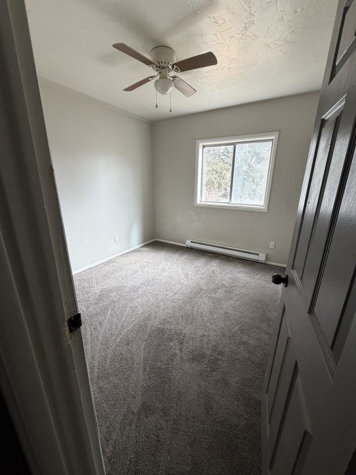 259 S Water Ave #2 - Photo 5 of 6