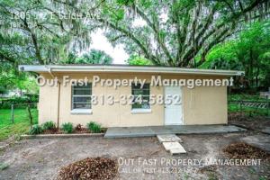 featured image of 1805 1/2 E Sligh Ave