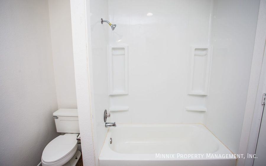 1103 80th St #B - Photo 5 of 42