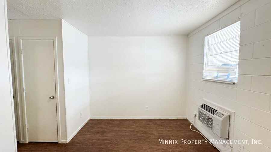 2212 2nd St #9 - Photo 4 of 5