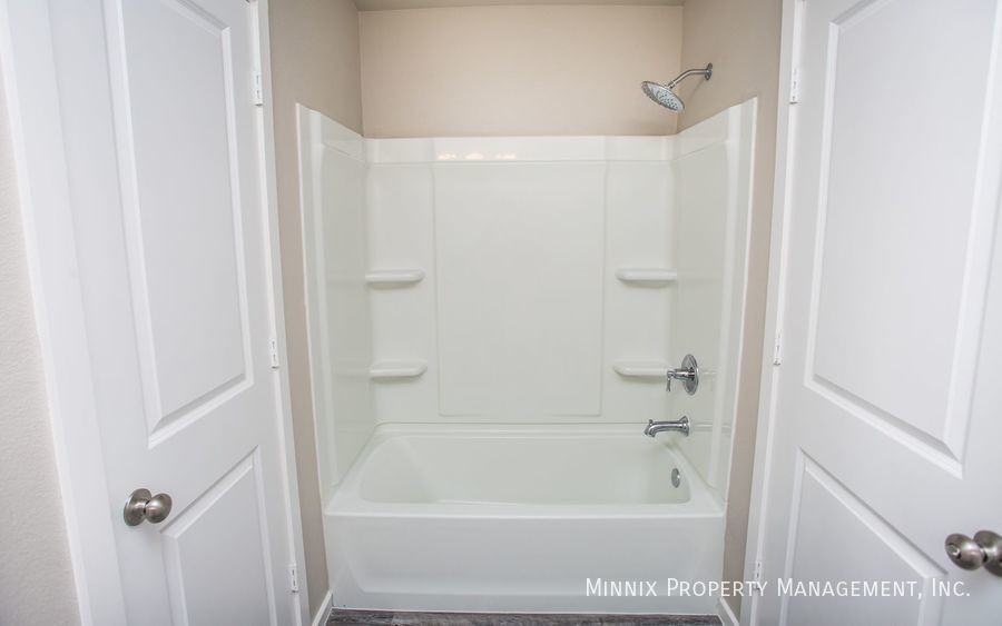 2114 N Avenue L #B - Photo 4 of 24