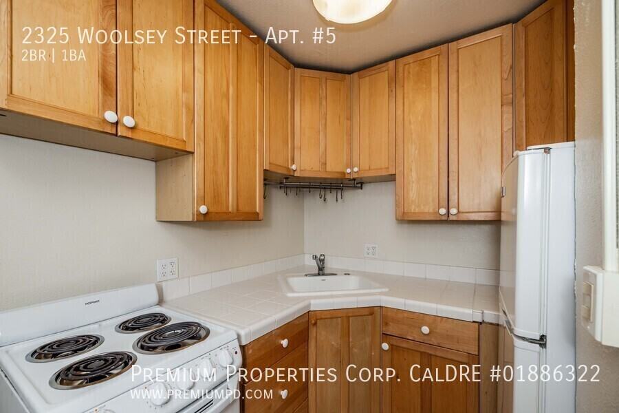 2325 Woolsey St #5 - Photo 7 of 32