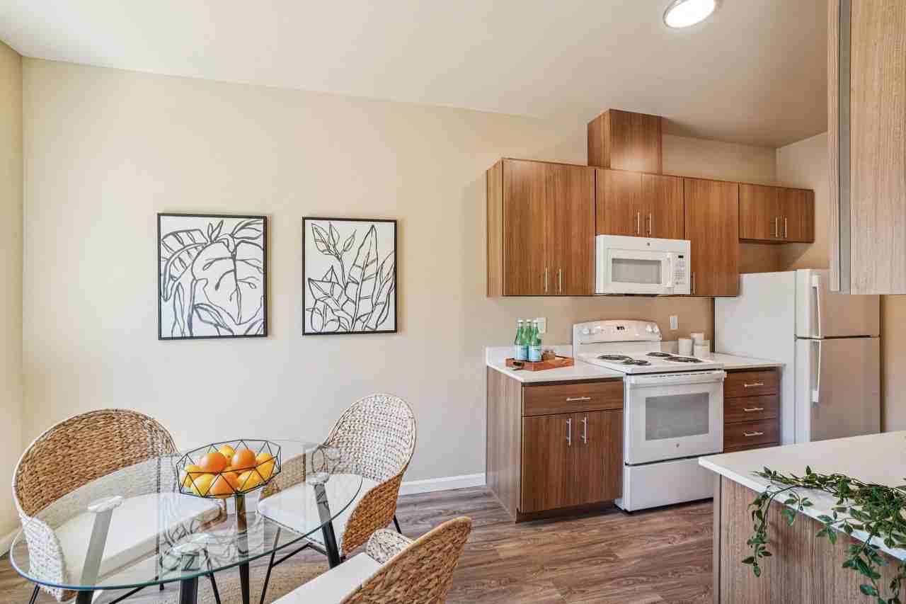 LIBERTY CREST APARTMENTS - Photo 4 of 50