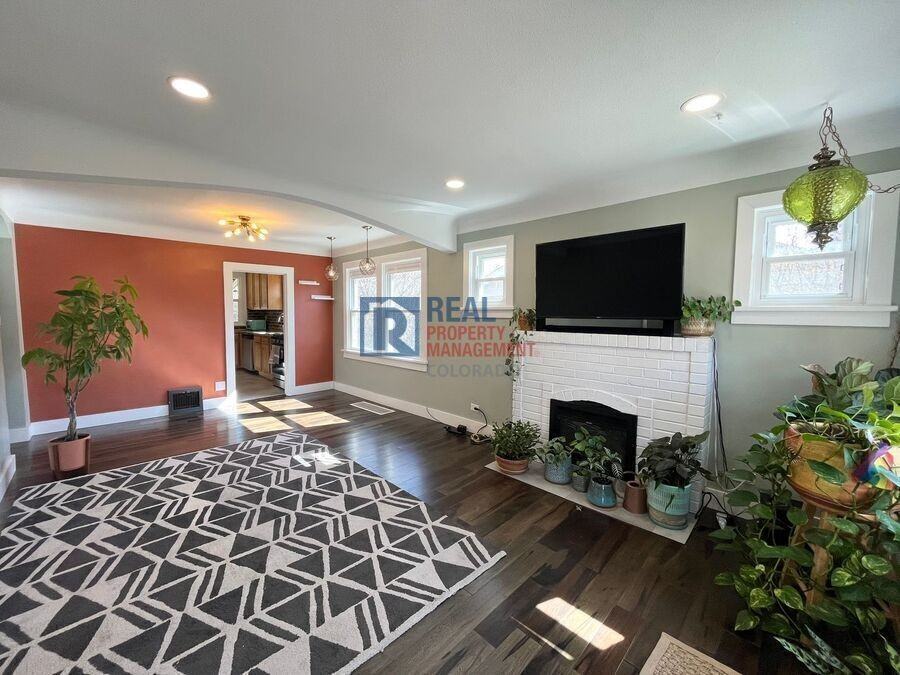 3440 N Clayton St - Photo 2 of 16