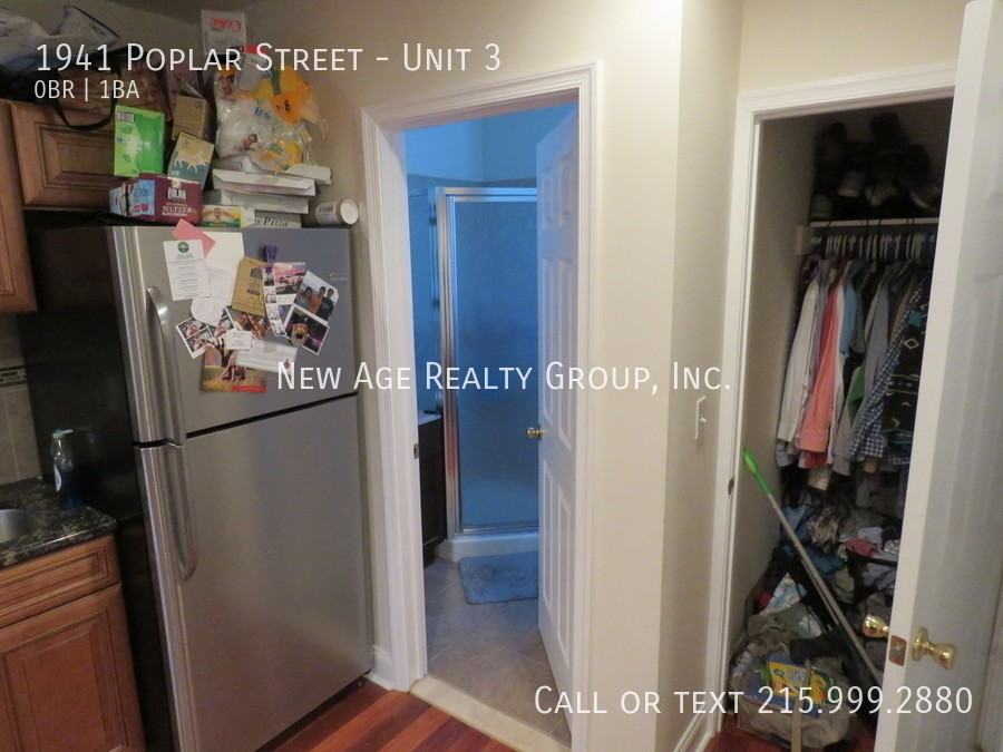 1941 Poplar St #3 - Photo 7 of 10