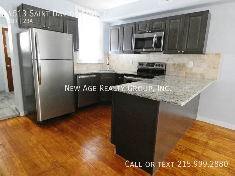 4513 Saint Davids St - Photo 4 of 19