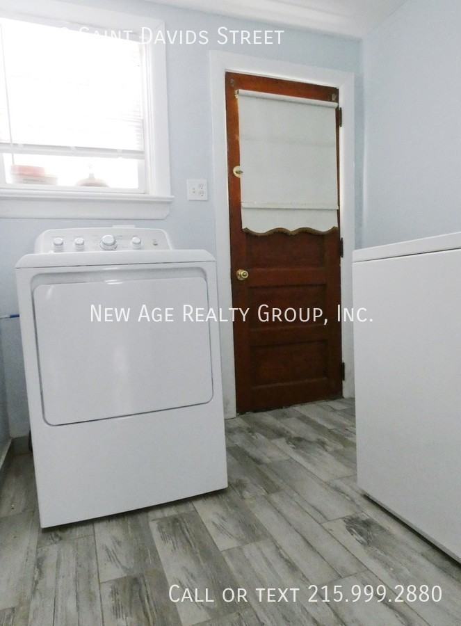 4513 Saint Davids St - Photo 6 of 19