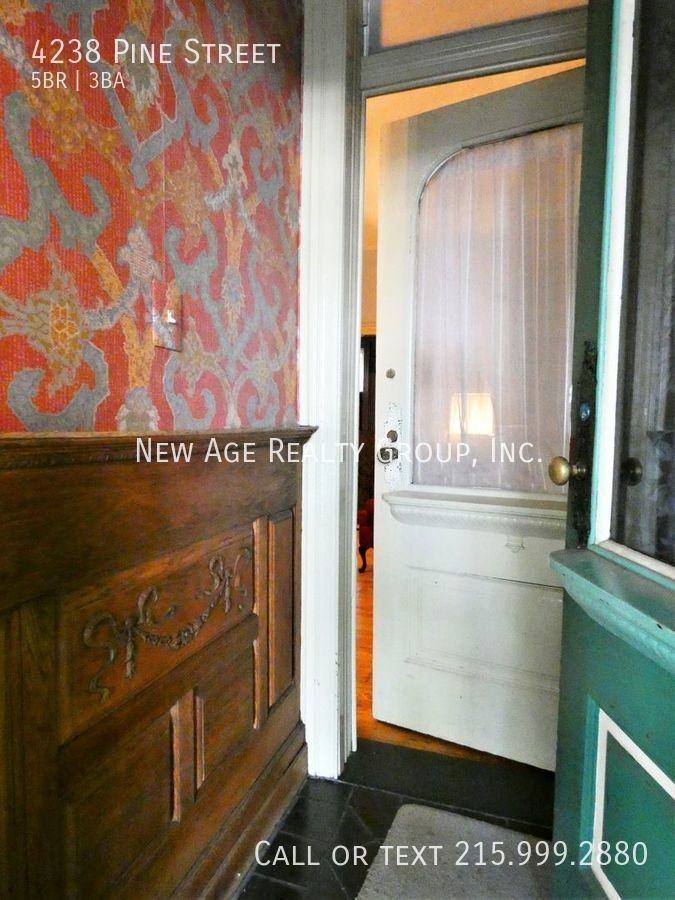 4238 Pine St - Photo 4 of 43