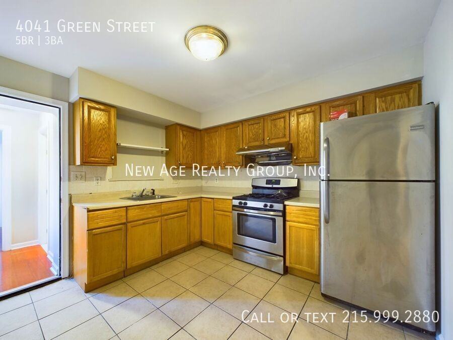 4041 Green St - Photo 4 of 20