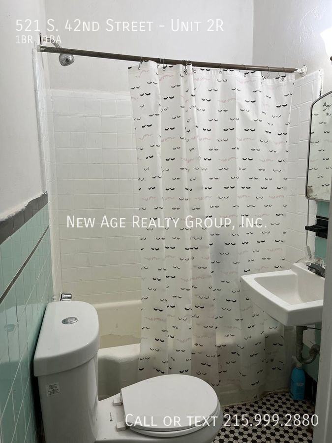 521 S 42nd St #2R - Photo 3 of 7