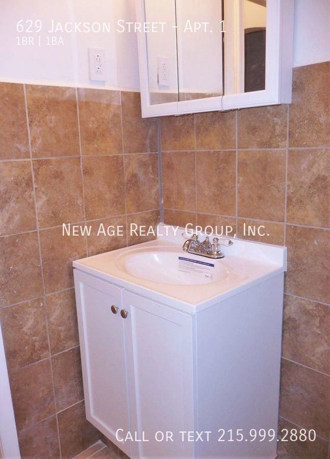 629 Jackson St #1 - Photo 7 of 9