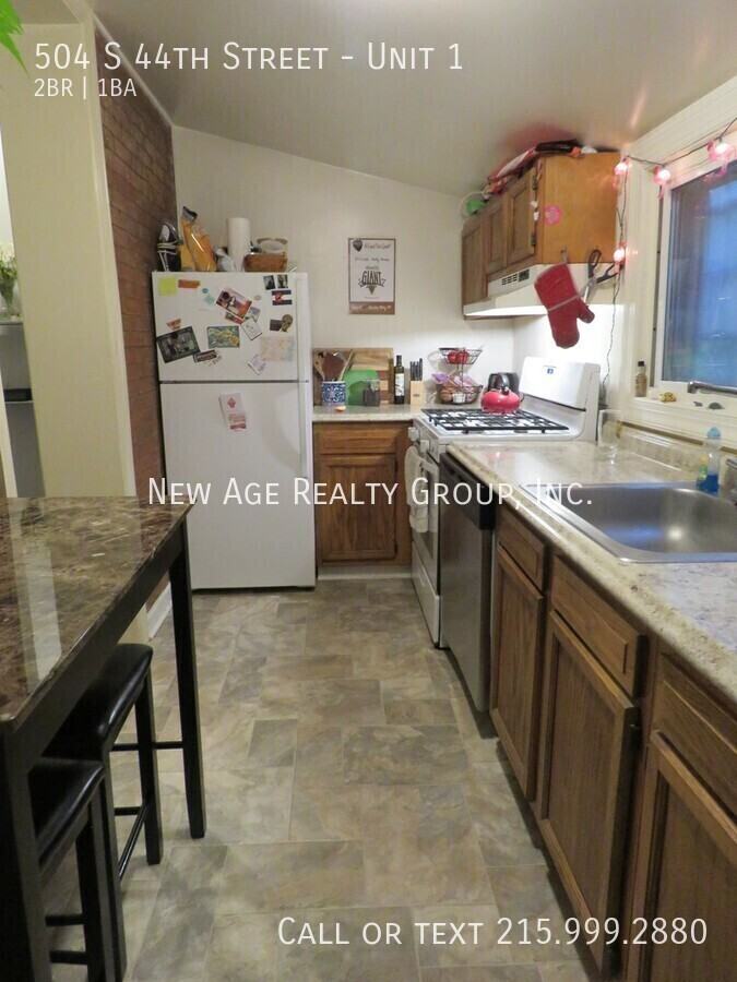 504 S 44th St #1 - Photo 3 of 15