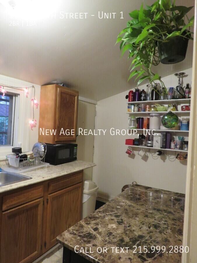 504 S 44th St #1 - Photo 4 of 15